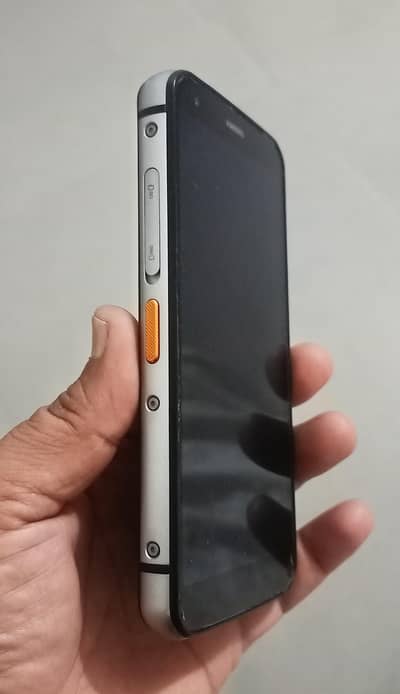 CAT S62