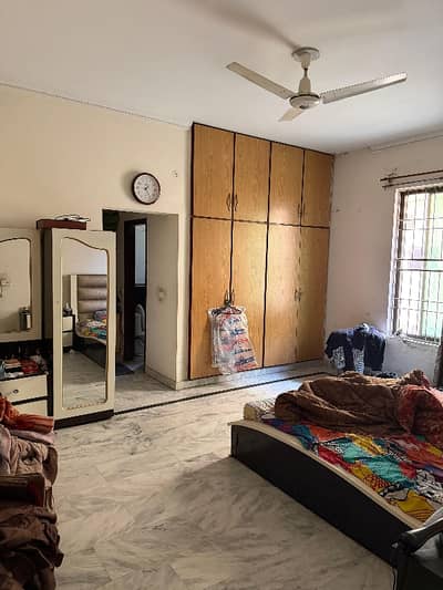 10 Marla Lower Locked Upper Portion For Rent In UET Housing Society