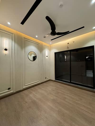 5 Marla fully furnished flat available for rent