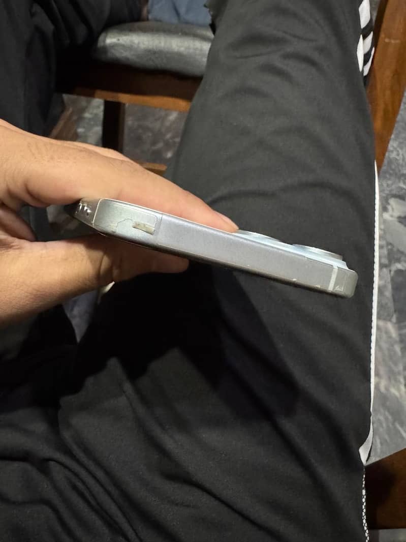 Iphone 15 plus 4