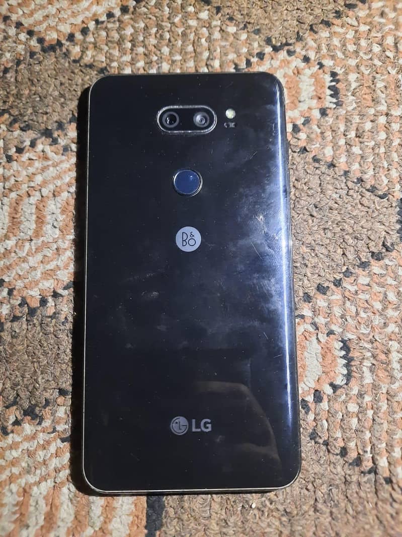 LG V30 1
