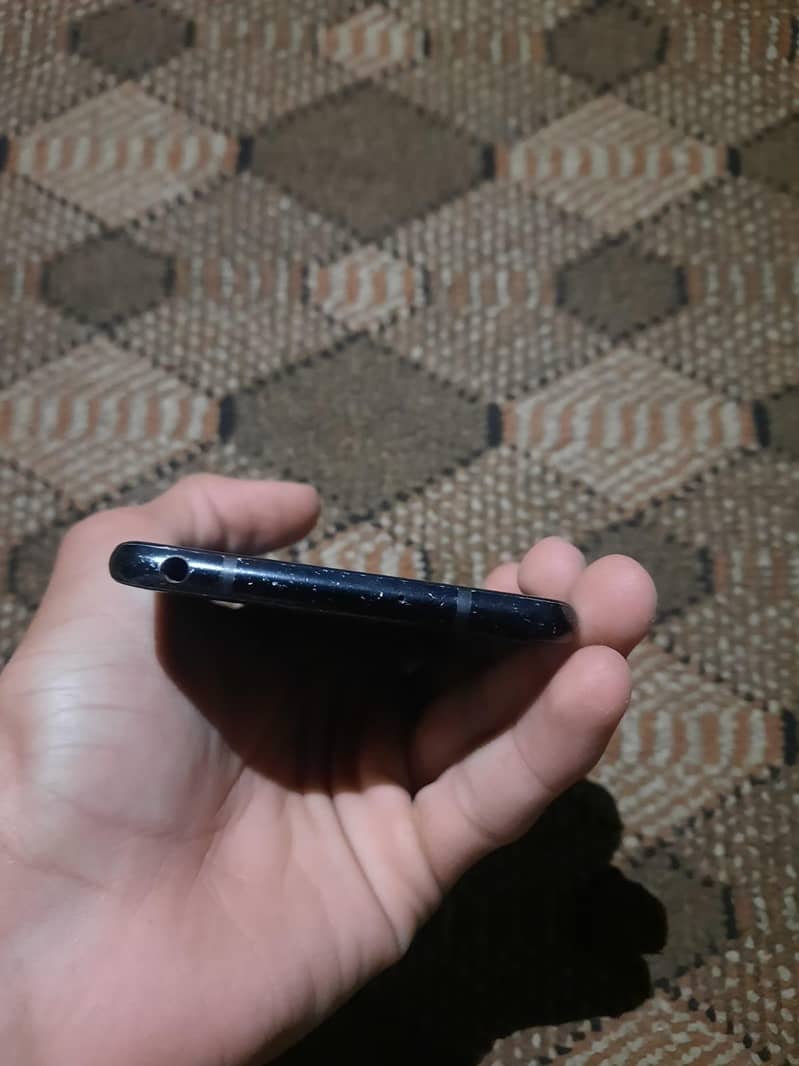 LG V30 4