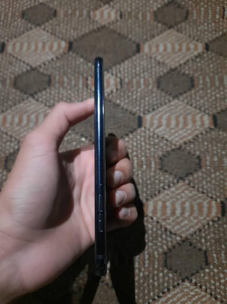 LG V30 5