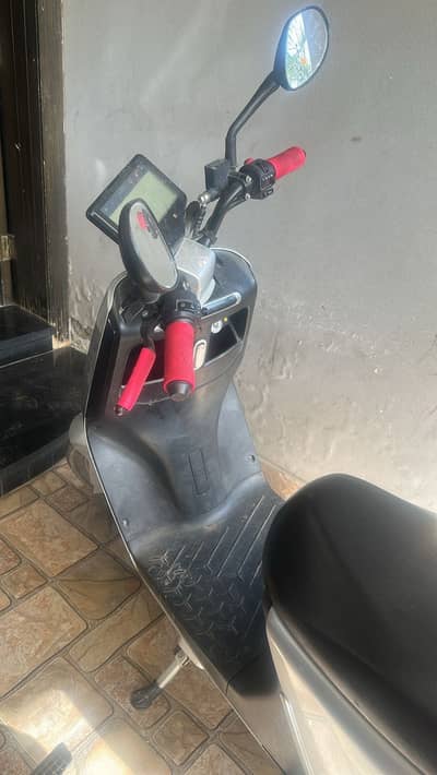 Electric scooter