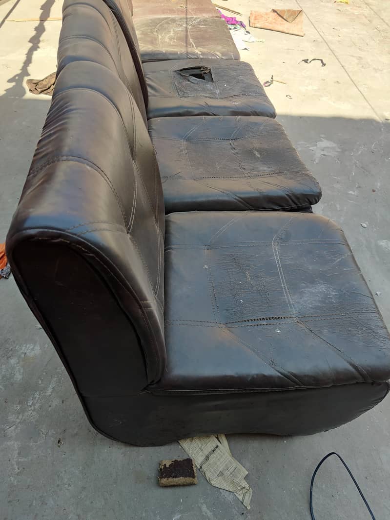 6 sofas 4