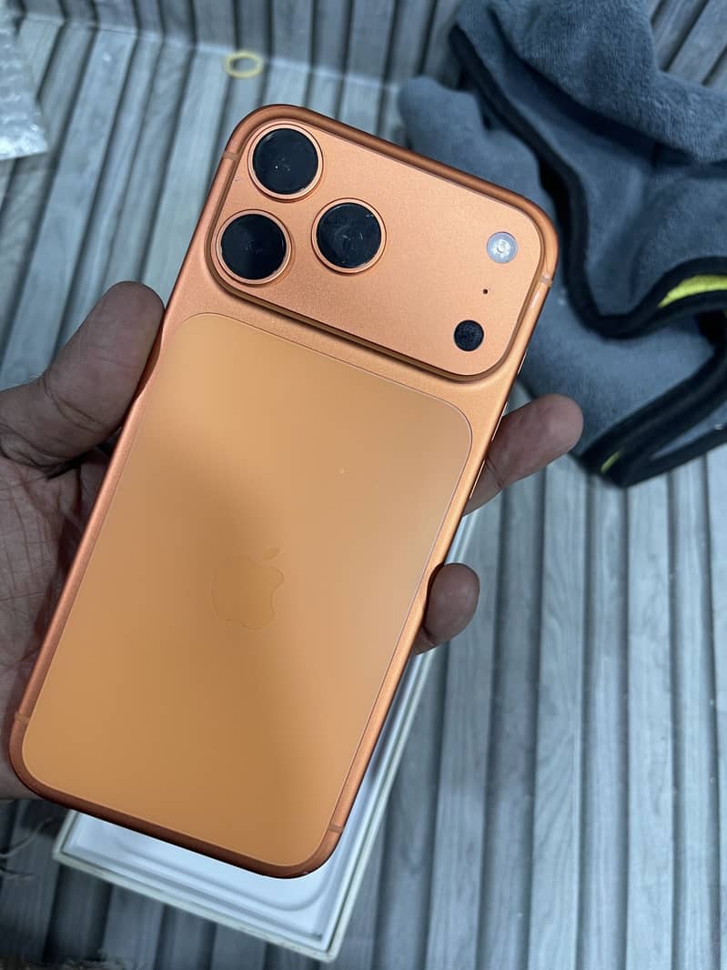 iPhone 17 Pro Max 1