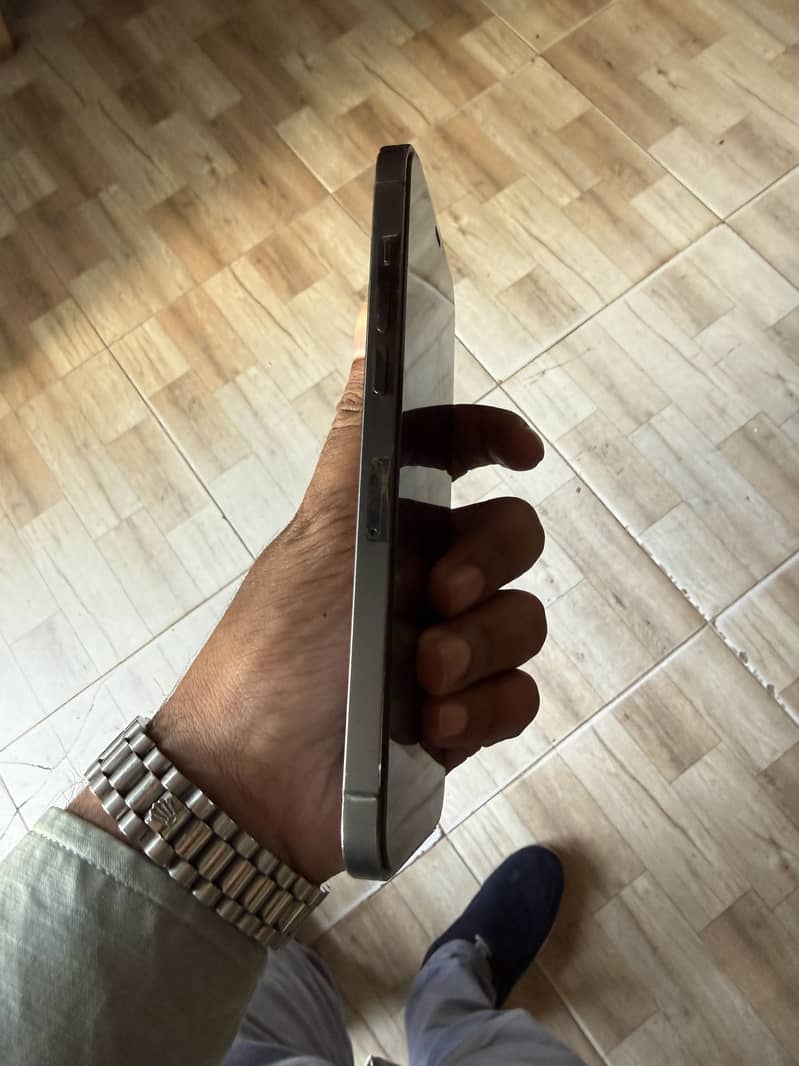 Iphone 12 pro max 5
