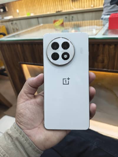 OnePlus Ace 5 12/256 – Non-PTA | Refurbished | With Original Box