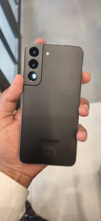 SAMSUNG S22