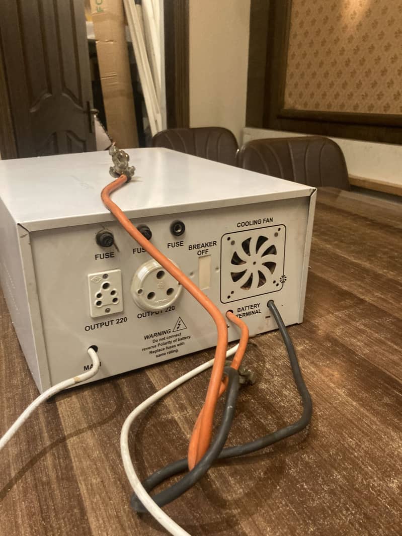 3000 Watt UPS 7