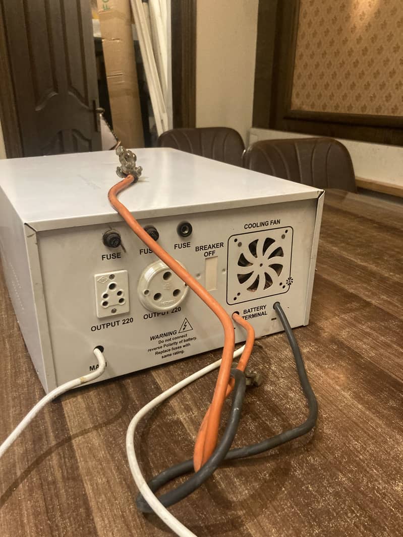 3000 Watt UPS 8