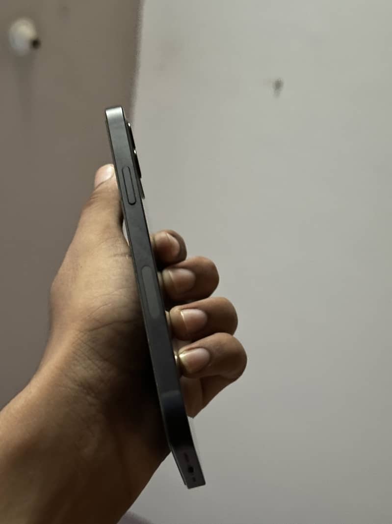 iPhone 12 0