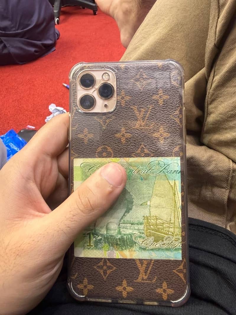 IPHONE 11 PRO MAX 1