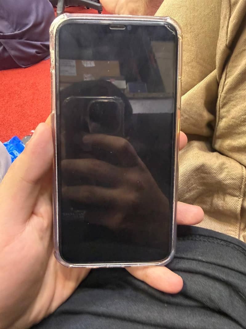 IPHONE 11 PRO MAX 2