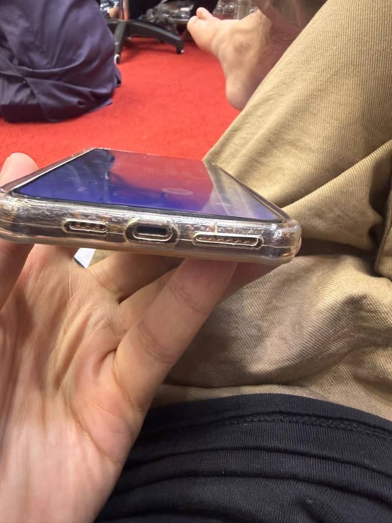 IPHONE 11 PRO MAX 4