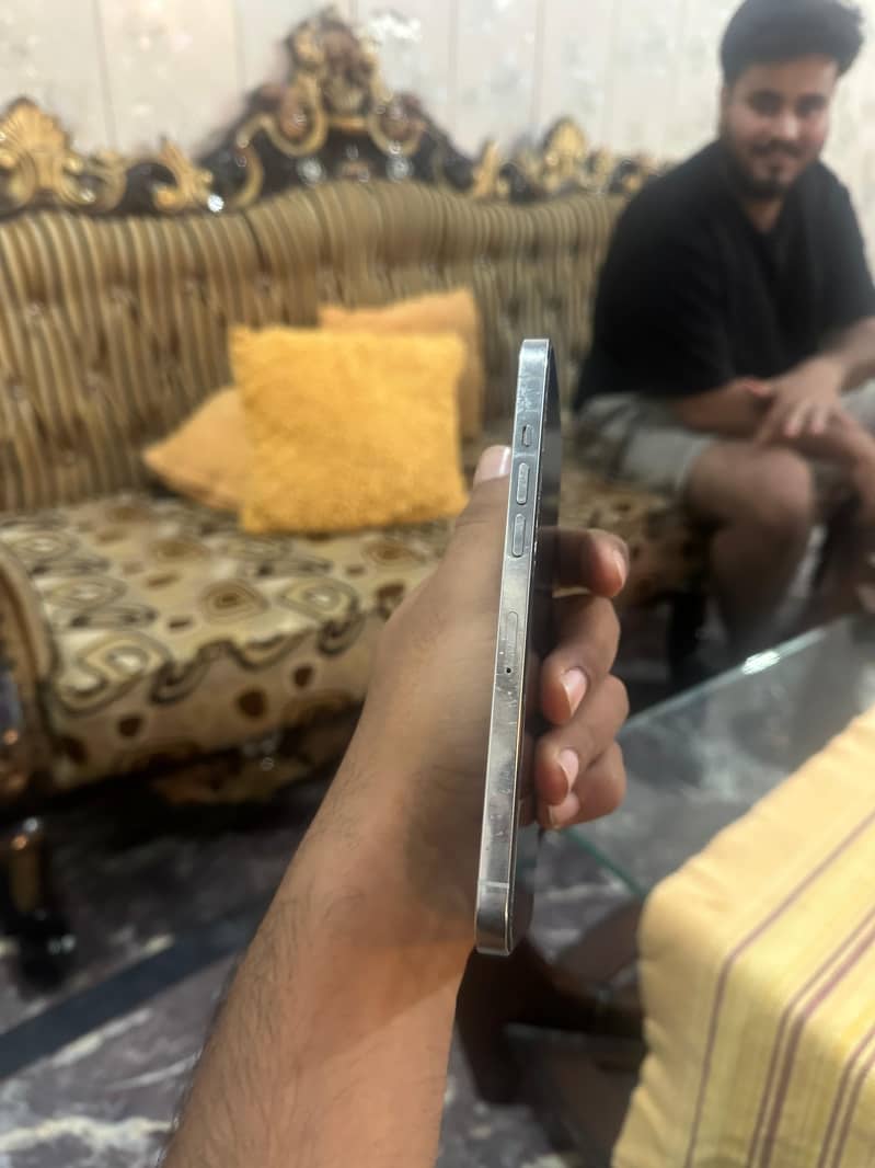 Iphone 12 pro max 3