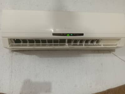 Gree 1.5 Ton Split AC – Excellent Cooling – First Owner