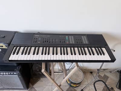 YAMAHA PSR 31 keyboard piano