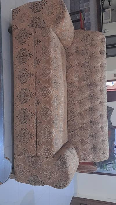 Neat and clean sofa set for sale