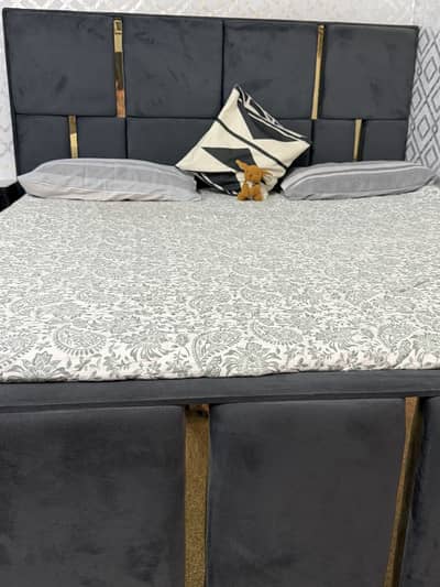 King Size Bed in Perfect Condition