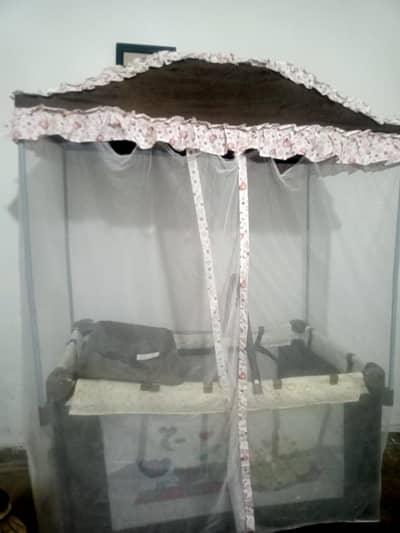 baby cot and playpen