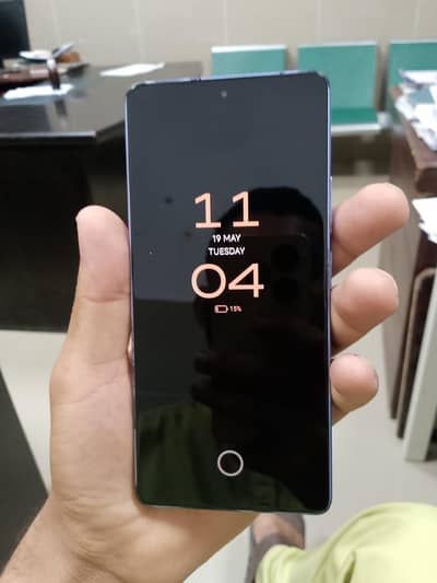 one hand used  8+8 256 gb