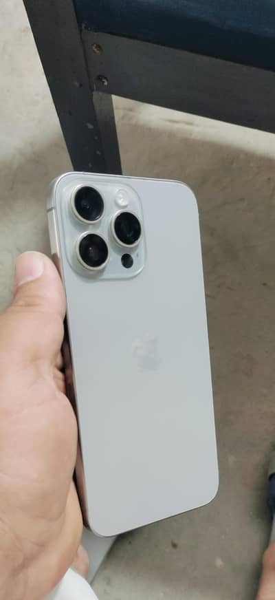 i phone 15 pro max icloud exchange posible