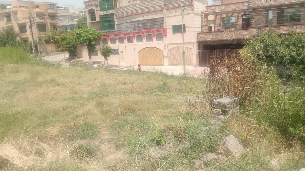 Corner Plot Excellent Location 2