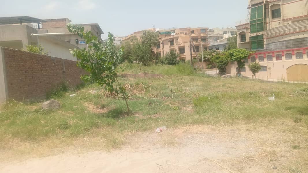 Corner Plot Excellent Location 3