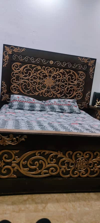 bed set with side table