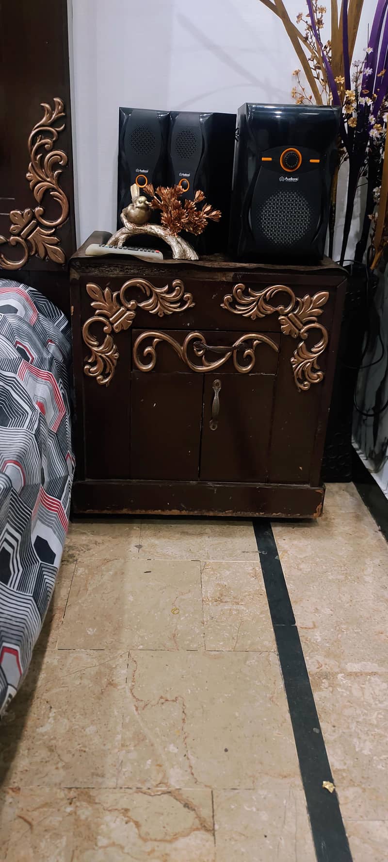bed set with side table 1