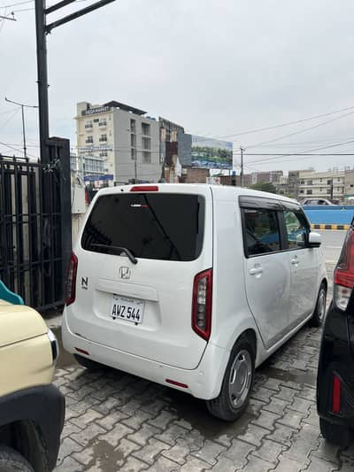 Lahore registered 1 fender or door kinari repaint for one scratch.