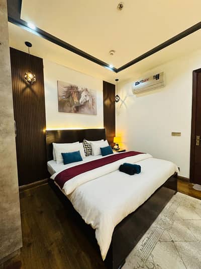 One bedroom apartment per day available Gulbug green Islamabad lukurya furnished apartment