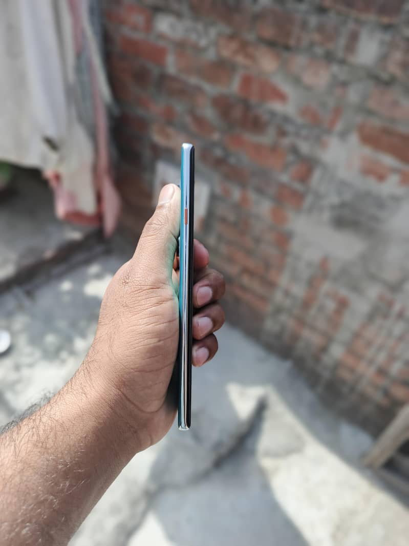 tecno camon 40 pro 4