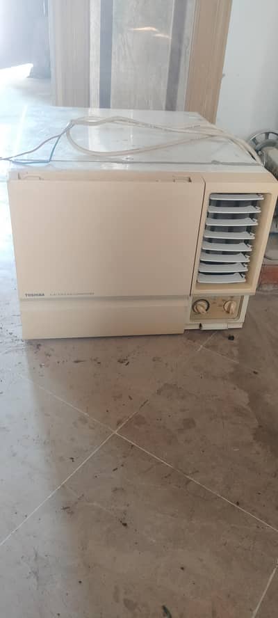 Toshiba 220 0.75 ton