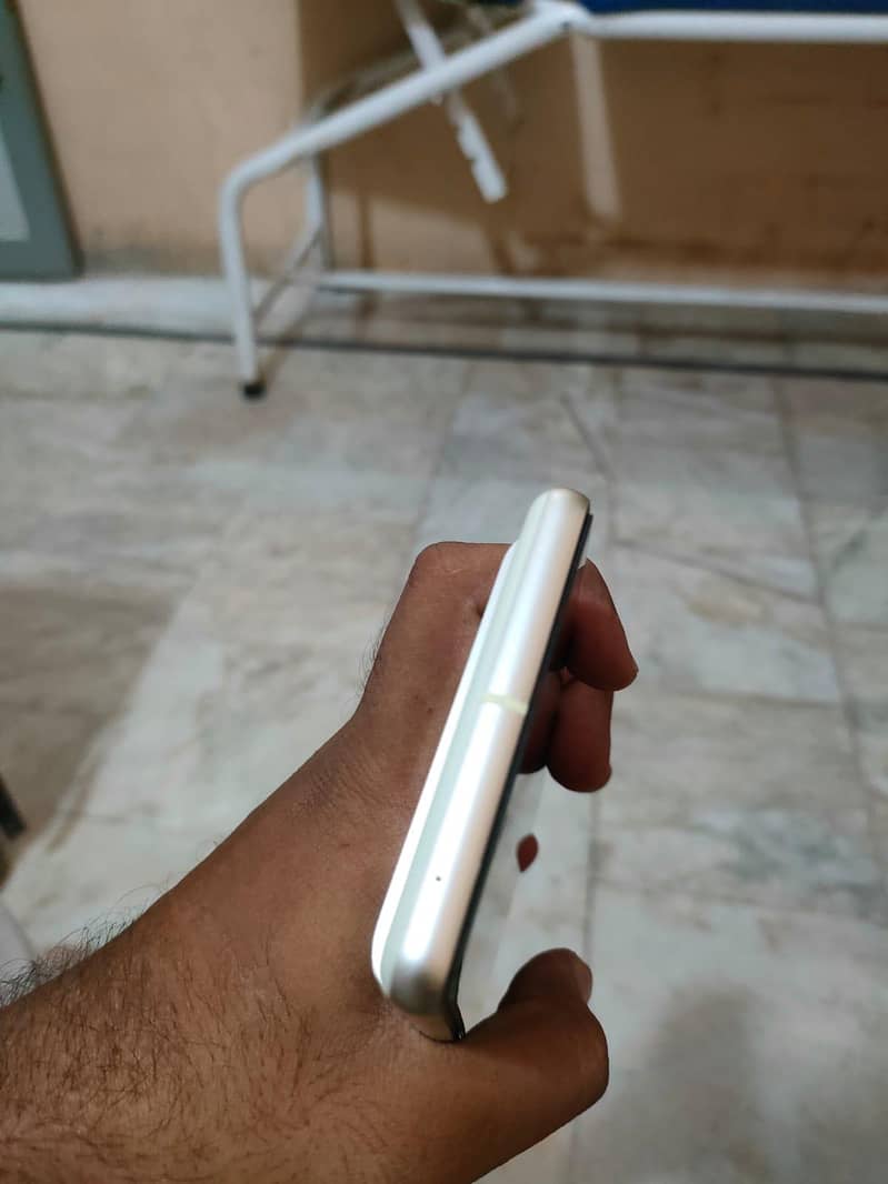 Google Pixel 7 5