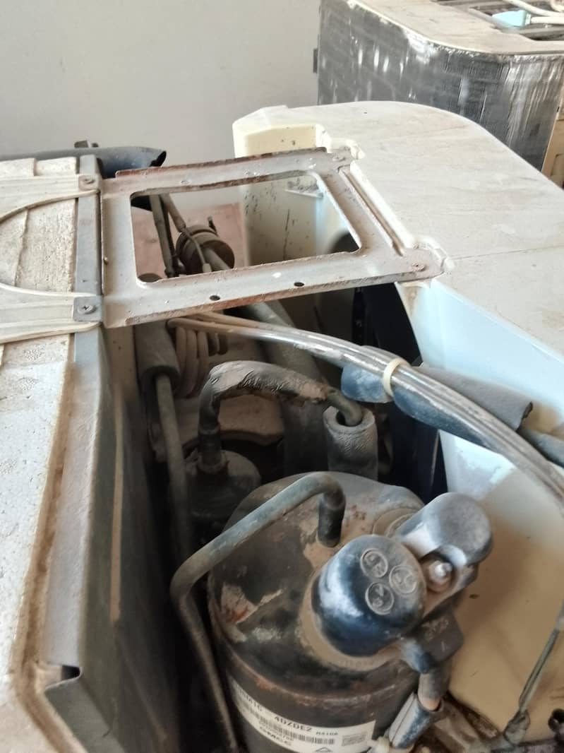 Window A/C 0.75 Ton 8