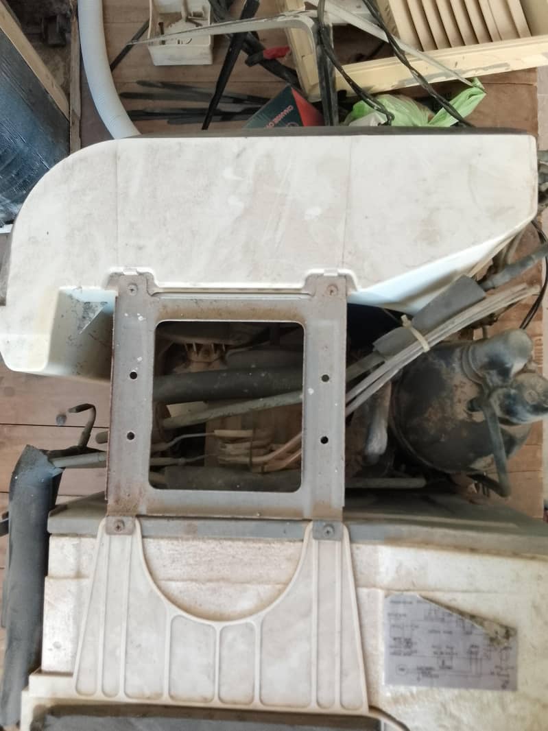 Window A/C 0.75 Ton 9