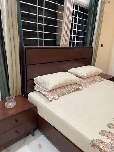 Wooden bed set