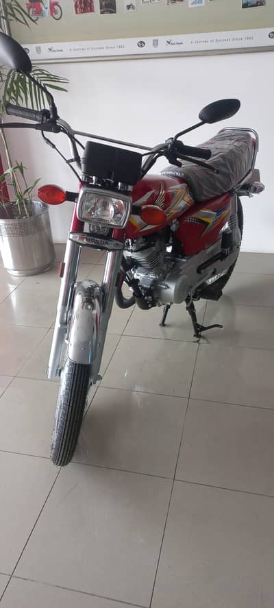 honda 125 2025 model in showroom condition petrol on engine oil ni dal