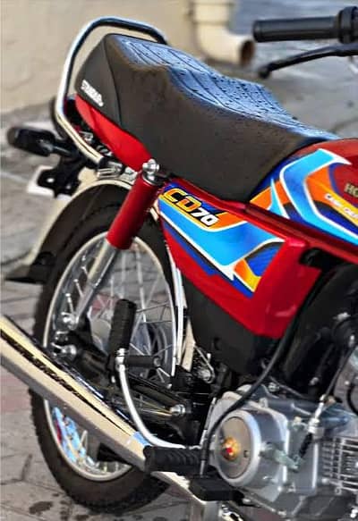 70  bike very lush condition.  (.   2025. ).        (.   03035539005