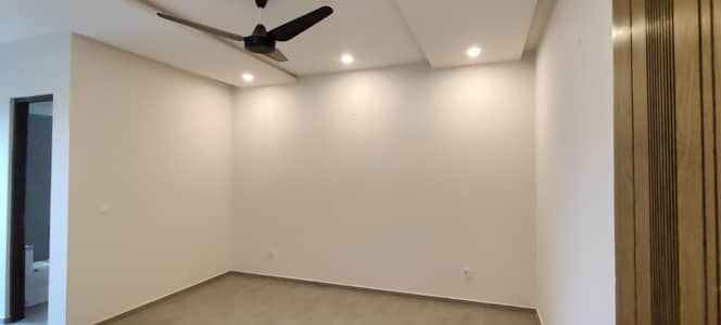 1 kanal full house available for Rent in Multi garden B-17