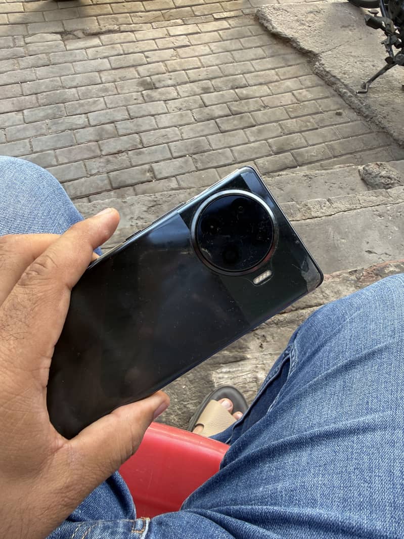 Spark 20 pro plus 1