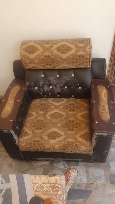 5 seater. sofa
