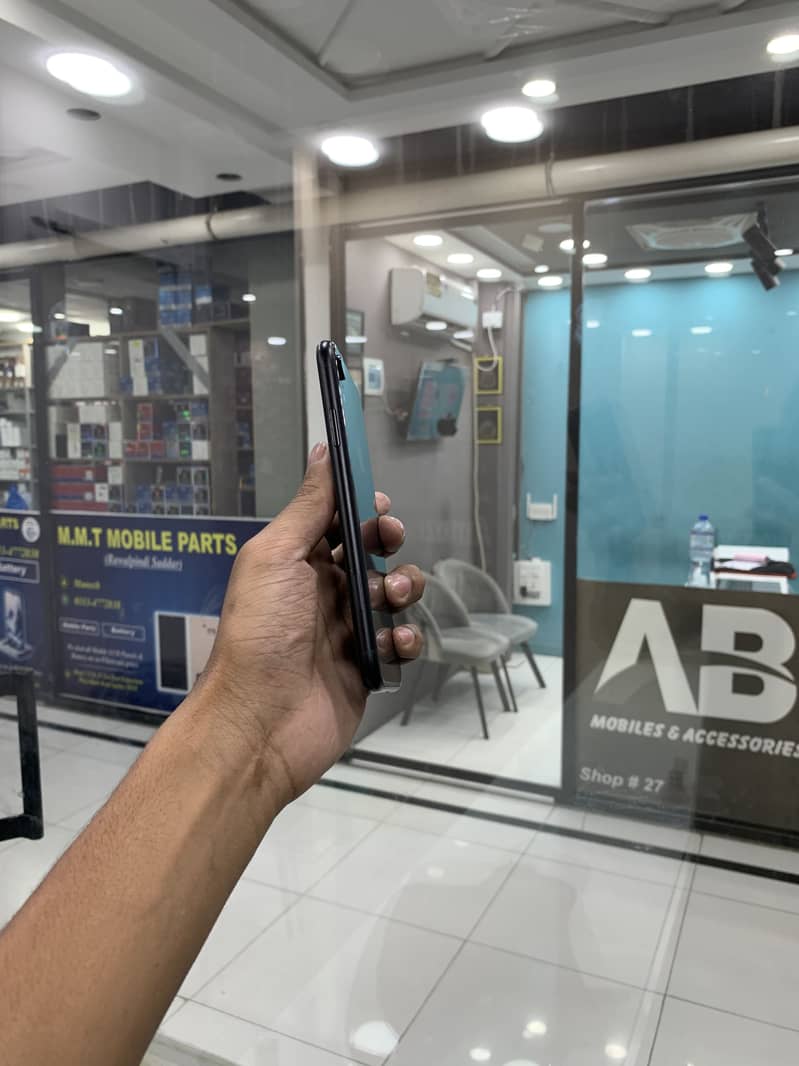 iPhone xr 1