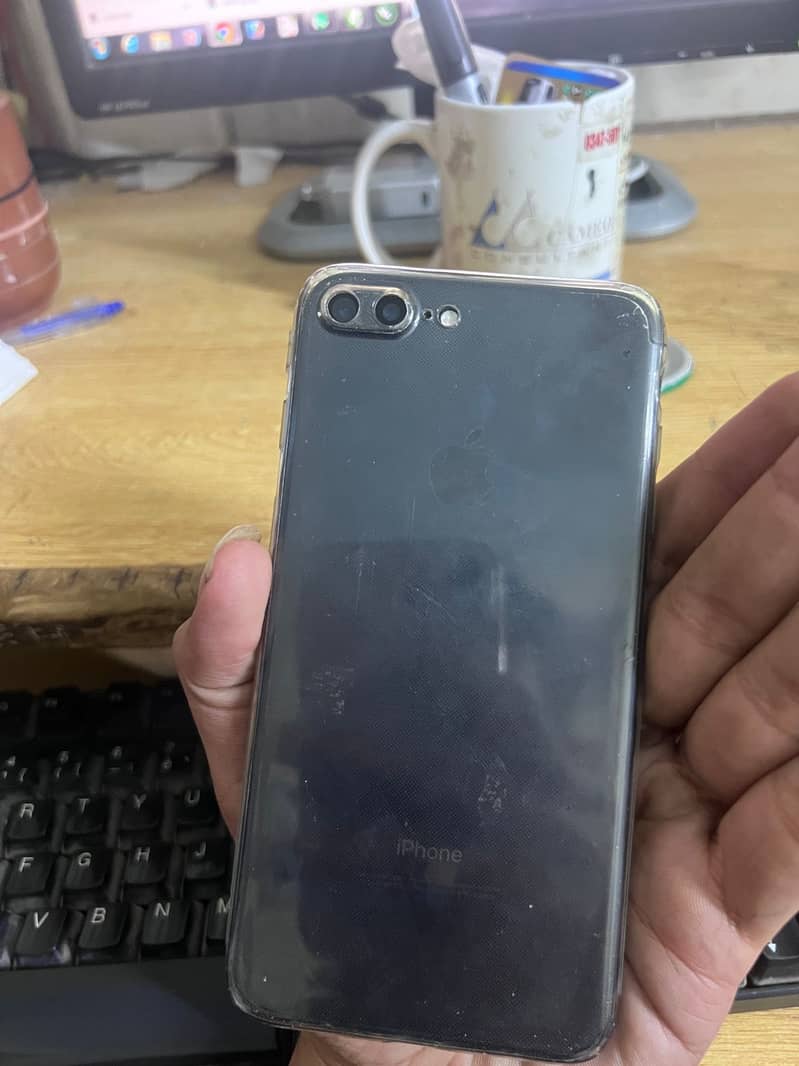 Apple iPhone 7 Plus 3