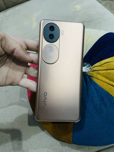 Vivo V40e for sale 10 x 10 condition complete box 8GB+8GB 256GB