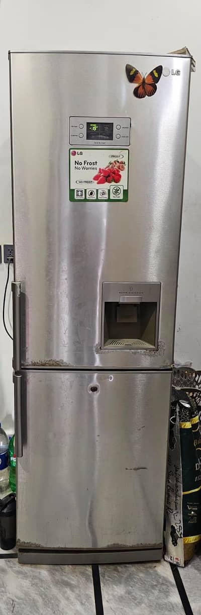 selling used no frost fridge