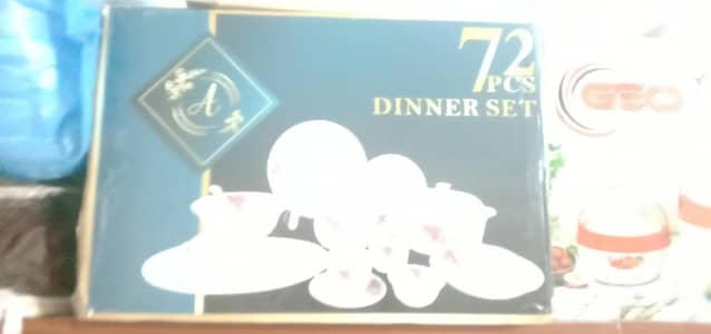 brand new 72 piece dinner set
