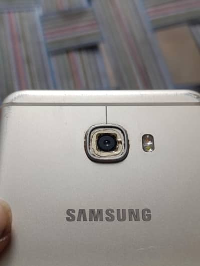 I want to sale Samsung c7 old is gold